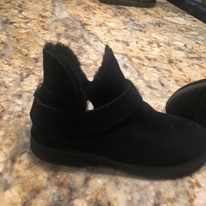 Black Ugg boots